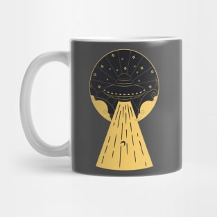 Retro design of flying ufo ship Mug